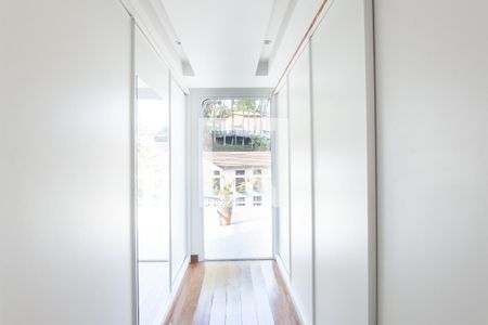 Casa de condomínio à venda com 524m², 4 quartos e 4 vagas Casa de condomínio à venda com 524m², 4 quartos e 4 vagascloset suite master