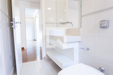 Casa de condomínio à venda com 524m², 4 quartos e 4 vagas Casa de condomínio à venda com 524m², 4 quartos e 4 vagasbanheiro suite 1