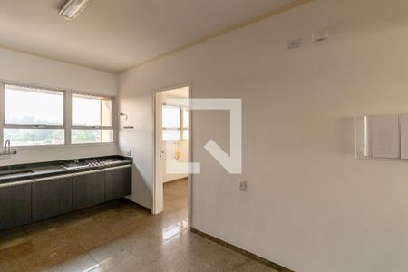 Cozinha de apartamento à venda com 3 quartos, 150m² em Moema, São Paulo