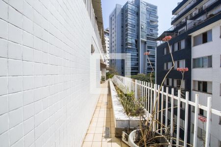 Varanda 1 de apartamento à venda com 4 quartos, 358m² em Barro Preto, Belo Horizonte