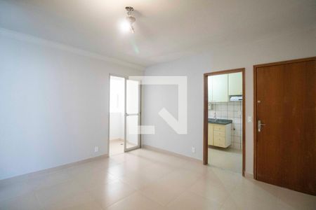 Sala de apartamento para alugar com 3 quartos, 72m² em Jardim Goiás, Goiânia