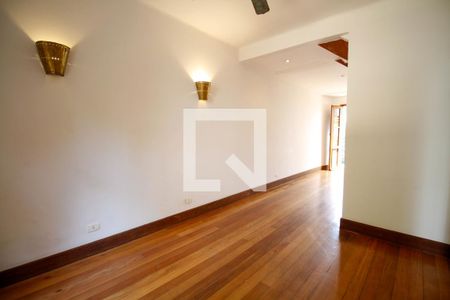 Sala de Estar de casa para alugar com 2 quartos, 120m² em Pinheiros, São Paulo