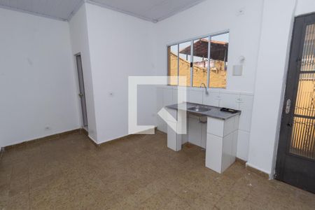 Cozinha de casa para alugar com 1 quarto, 28m² em Jardim Artur Alvim, São Paulo