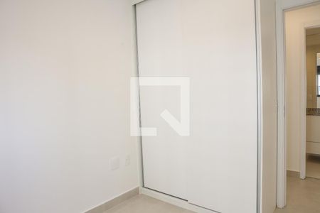 Quarto 2 de apartamento para alugar com 2 quartos, 47m² em Vila Anastácio, São Paulo