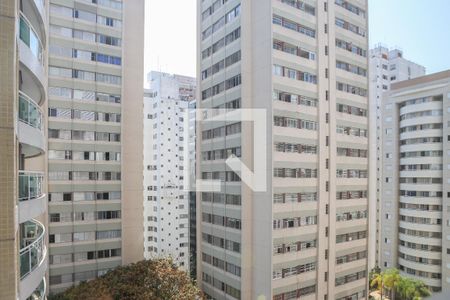 Vista da Sacada e Cozinha de kitnet/studio à venda com 1 quarto, 25m² em Perdizes, São Paulo