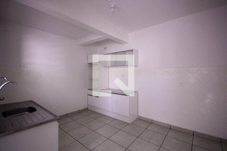 Cozinha  de casa para alugar com 1 quarto, 35m² em Vila Gumercindo, São Paulo