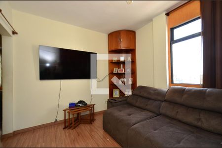 Sala de estar de apartamento à venda com 2 quartos, 55m² em Cidade Nova, Belo Horizonte