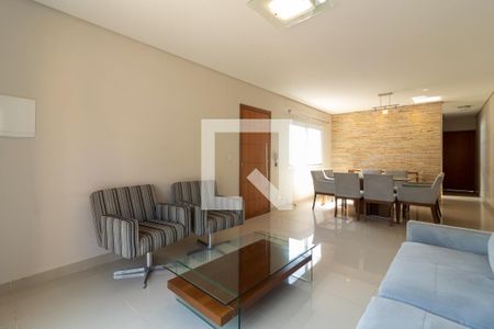 Sala de casa para alugar com 4 quartos, 280m² em Jardim Nova Coimbra, Cotia