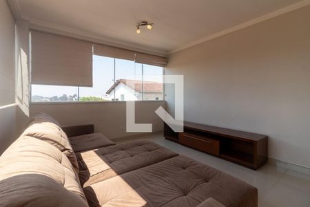 Sala de casa para alugar com 4 quartos, 280m² em Jardim Nova Coimbra, Cotia