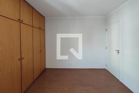 Quarto de apartamento à venda com 1 quarto, 67m² em Cambuí, Campinas