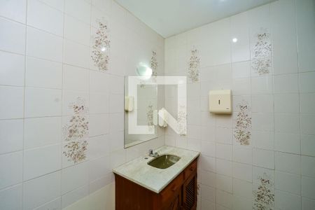 Casa à venda com 480m², 3 quartos e 5 vagas Casa à venda com 480m², 3 quartos e 5 vagasBanheiro 2