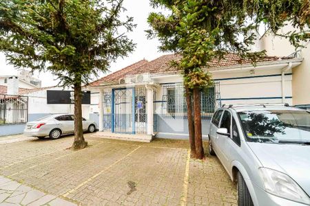 Casa à venda com 480m², 3 quartos e 5 vagas Casa à venda com 480m², 3 quartos e 5 vagasFachada