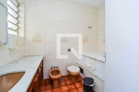 Casa à venda com 480m², 3 quartos e 5 vagas Casa à venda com 480m², 3 quartos e 5 vagasBanheiro 1