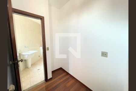 Corredor de apartamento à venda com 3 quartos, 100m² em Buritis, Belo Horizonte