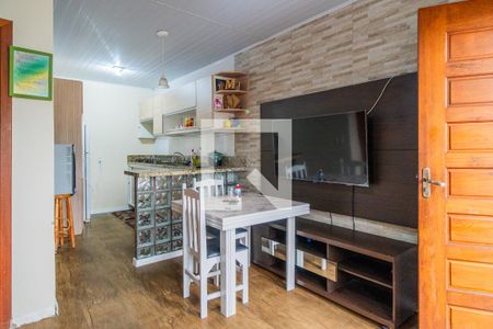 Sala de casa à venda com 2 quartos, 48m² em Nonoai, Porto Alegre