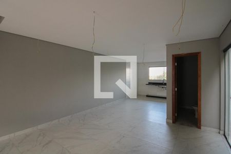 Sala de casa à venda com 3 quartos, 180m² em Planalto, Belo Horizonte