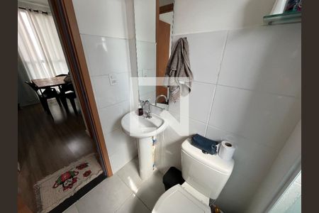 Banheiro  de apartamento para alugar com 2 quartos, 54m² em Parque Santa Rosa, Suzano