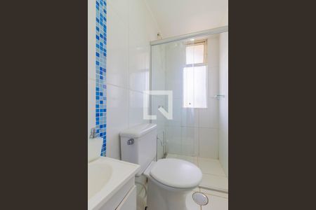 Banheiro de kitnet/studio para alugar com 1 quarto, 17m² em Cln 410, Brasília