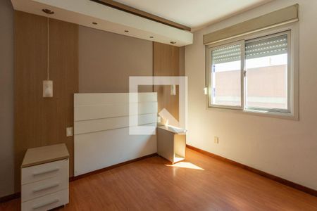 Quarto 1 de apartamento para alugar com 2 quartos, 75m² em Passo da Areia, Porto Alegre