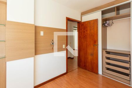 Quarto 1 de apartamento para alugar com 2 quartos, 75m² em Passo da Areia, Porto Alegre