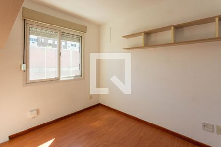 Quarto 1 de apartamento para alugar com 2 quartos, 75m² em Passo da Areia, Porto Alegre