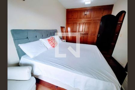 Casa à venda com 5 quartos, 300m² em Pendotiba, Niterói