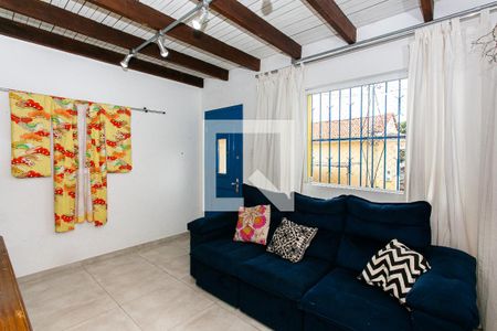 Casa à venda com 140m², 2 quartos e 2 vagasSala