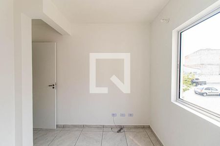 Quarto 1 de apartamento para alugar com 2 quartos, 45m² em Santo Antônio, São José dos Pinhais