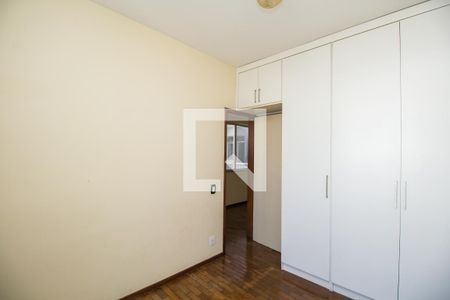 Quarto de apartamento para alugar com 2 quartos, 70m² em Santa Cruz, Belo Horizonte