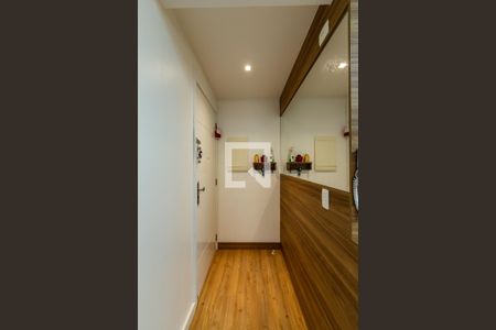 Hall de entrada de apartamento para alugar com 2 quartos, 73m² em Camaquã, Porto Alegre