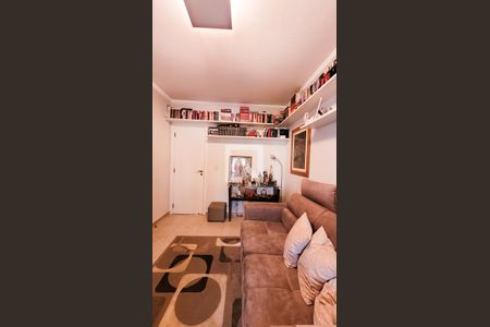 Sala de TV de apartamento à venda com 4 quartos, 156m² em Cambuí, Campinas