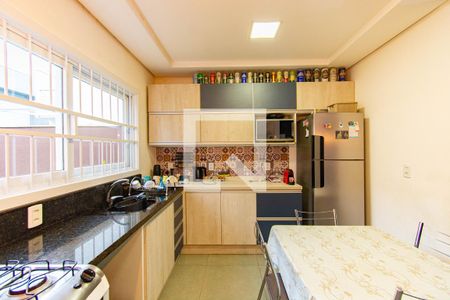 Cozinha de casa à venda com 3 quartos, 131m² em Igara, Canoas