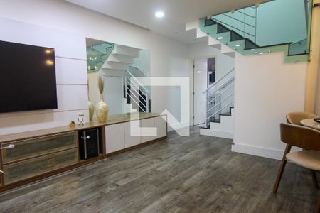 Sala de casa à venda com 3 quartos, 120m² em Vila Lúcia, São Paulo