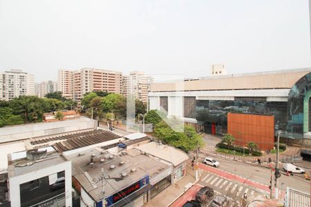 Vista Sala de apartamento para alugar com 1 quarto, 29m² em Indianópolis, São Paulo