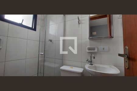 Banheiro de kitnet/studio para alugar com 1 quarto, 20m² em Vila São Pedro, Santo André