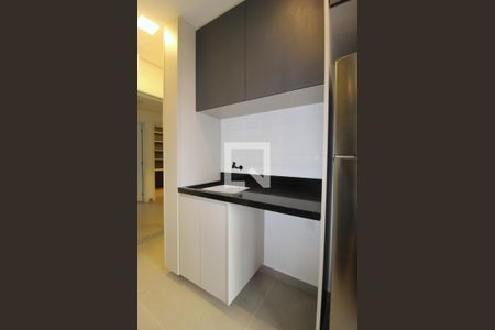 Cozinha e Área de Serviço de kitnet/studio para alugar com 1 quarto, 24m² em Indianópolis, São Paulo