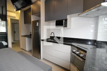 Cozinha e Área de Serviço de kitnet/studio para alugar com 1 quarto, 24m² em Indianópolis, São Paulo