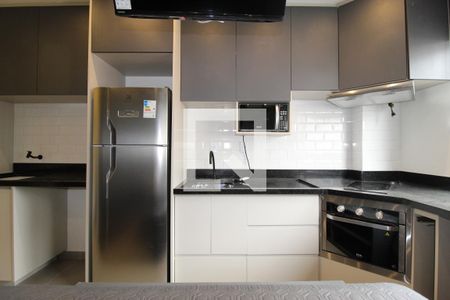 Cozinha e Área de Serviço de kitnet/studio para alugar com 1 quarto, 24m² em Indianópolis, São Paulo