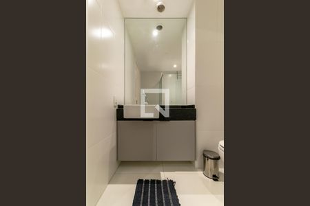 Banheiro de kitnet/studio à venda com 1 quarto, 25m² em Indianópolis, São Paulo