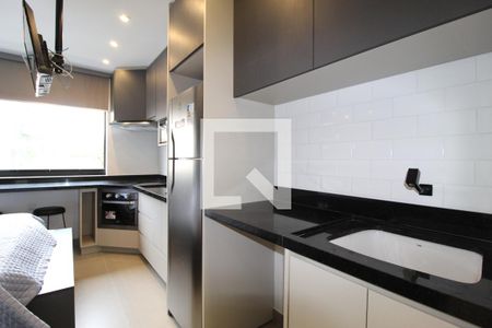 Cozinha de kitnet/studio para alugar com 1 quarto, 27m² em Indianópolis, São Paulo