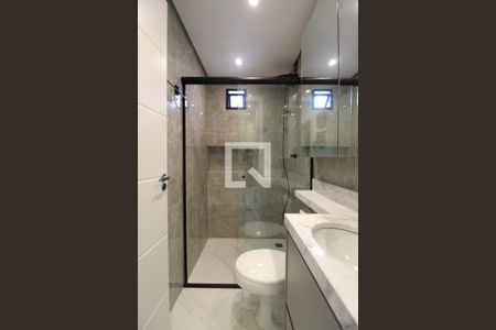 Banheiro de kitnet/studio para alugar com 1 quarto, 25m² em Indianópolis, São Paulo