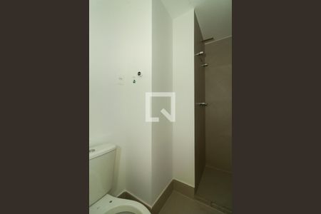 Banheiro de kitnet/studio para alugar com 0 quarto, 25m² em Cidade Baixa, Porto Alegre