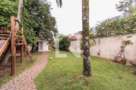 Casa à venda com 4 quartos, 300m² em Parque Colonial, São Paulo