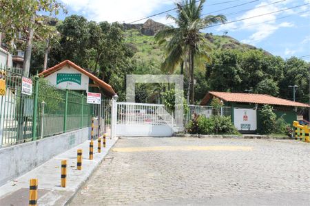 Casa à venda com 4 quartos, 240m² em Vila Kosmos, Rio de Janeiro