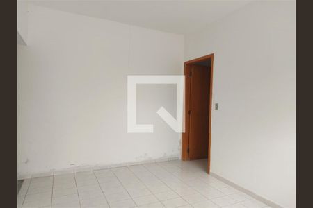 Casa à venda com 4 quartos, 243m² em Utinga, Santo André