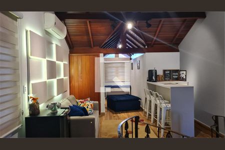 Casa à venda com 3 quartos, 300m² em Vila Costa Melo, São Paulo