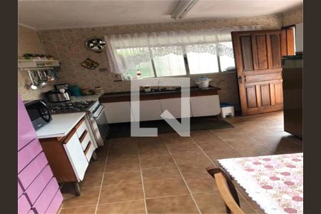 Casa à venda com 3 quartos, 200m² em Pinheirinho, Santo André