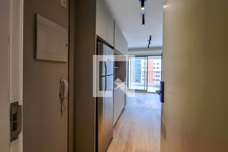 Entrada de kitnet/studio para alugar com 1 quarto, 38m² em Paraíso, São Paulo