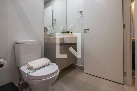 Banheiro de kitnet/studio à venda com 1 quarto, 21m² em Pinheiros, São Paulo