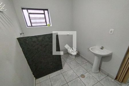 Banheiro de kitnet/studio para alugar com 1 quarto, 25m² em Antonio Marincek, Ribeirão Preto